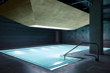 Composite Pyramid Panels for Bathhouse Flatiron Location Image Courtesy of Bathhouse
